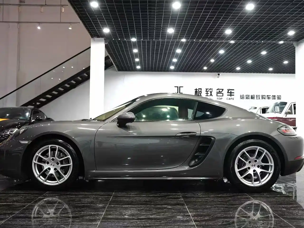 Porsche 718 2018 Cayman 2.0T фото 4