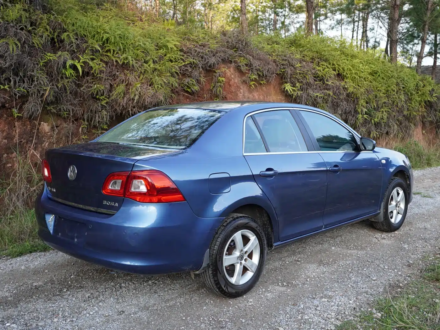 Volkswagen Bora 2012 1.6L Automatic Fashion Value Edition фото 14