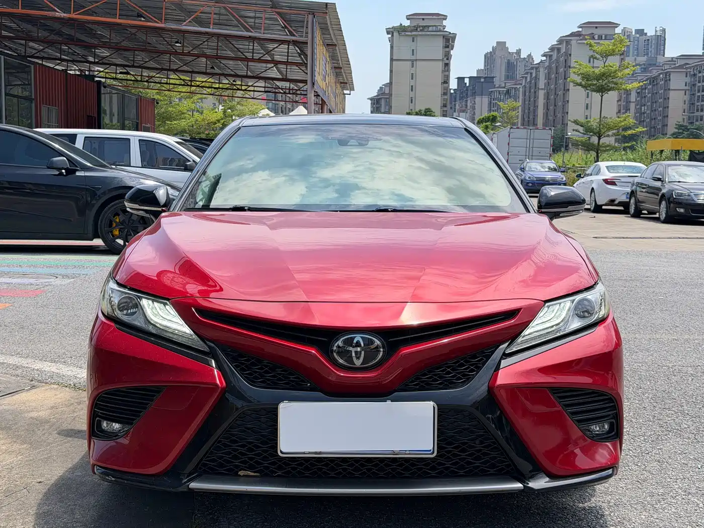 Фото 2 - Toyota Camry