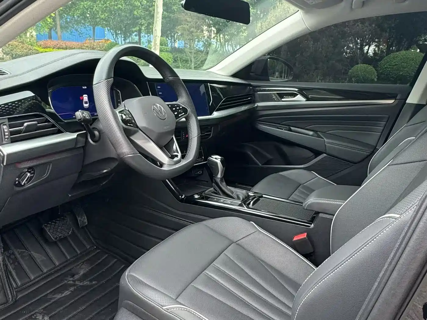 Volkswagen Passat 2024 380TSI Starlight Luxury Edition фото 6
