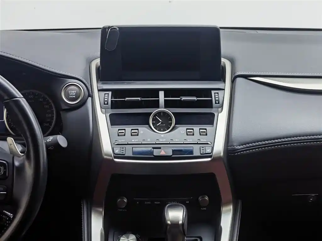 Lexus NX 2018 Model 300 FWD Fengxing Edition фото 12