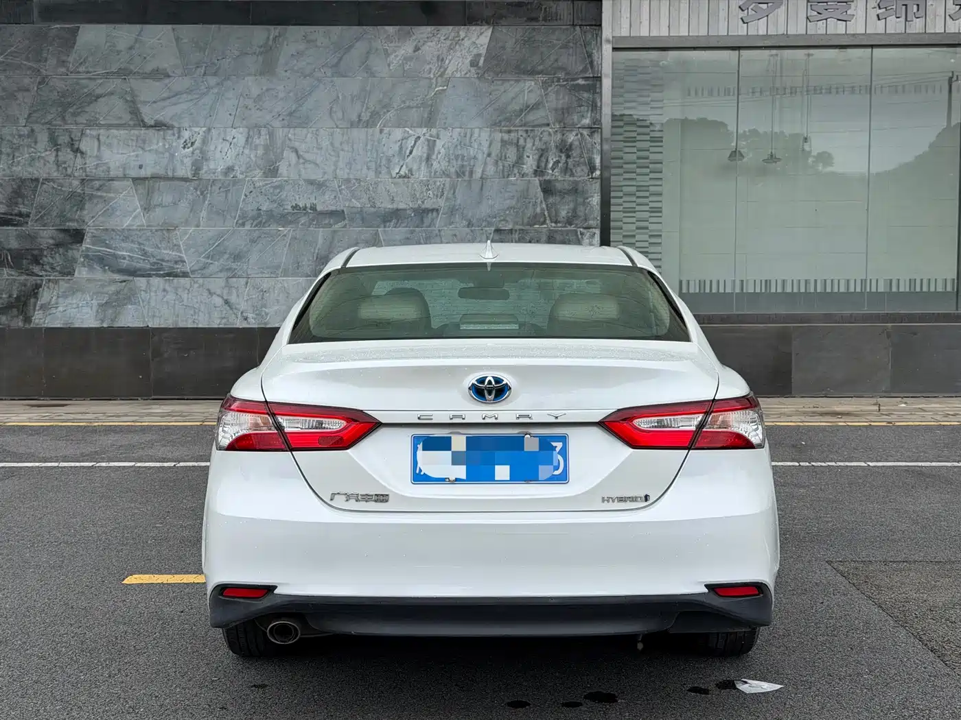 Фото 8 - Toyota Camry