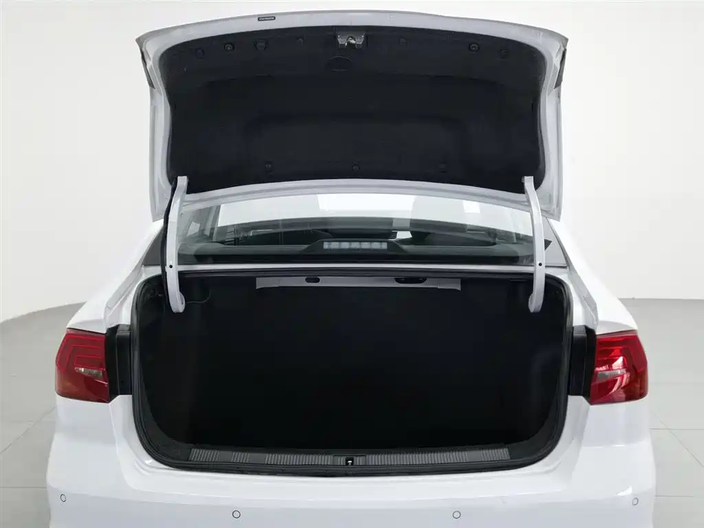 Volkswagen Bora 2019 Bora Legend 1.5L Manual Leading China VI фото 16