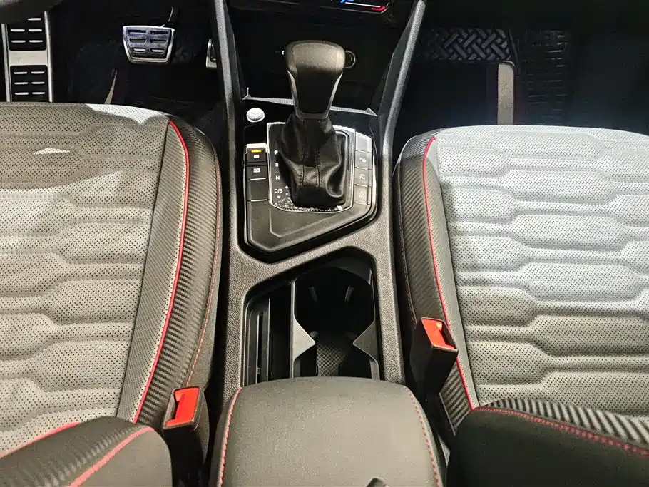 Volkswagen Tiguan L 2022 330TSI Automatic 2WD R-Line Flagship Edition фото 16