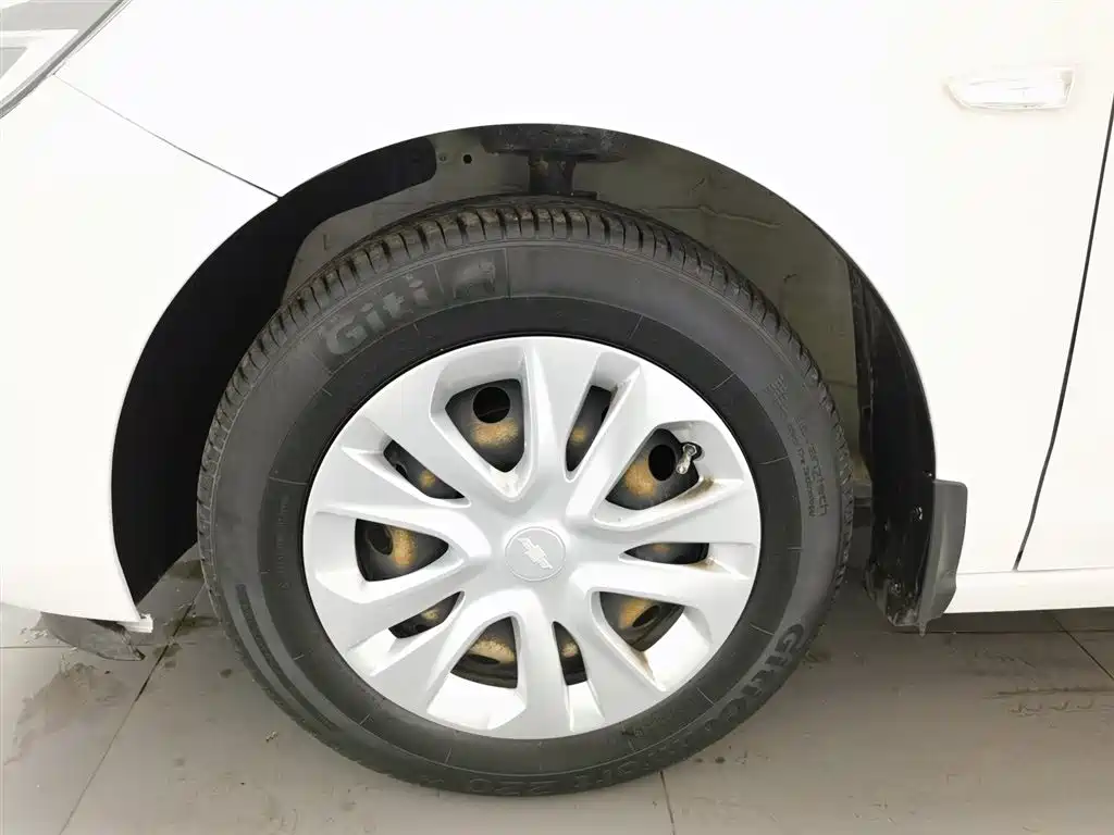 CHEVROLET KOVOZ