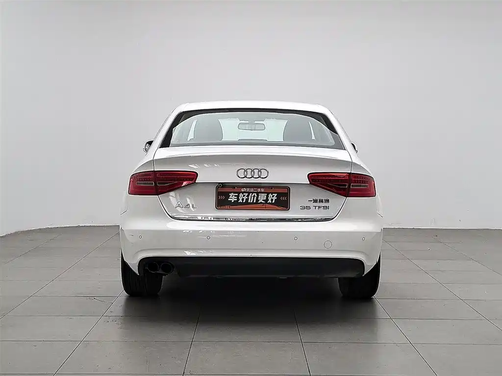 Audi A4L 2013 35 TFSI Automatic Comfort фото 4