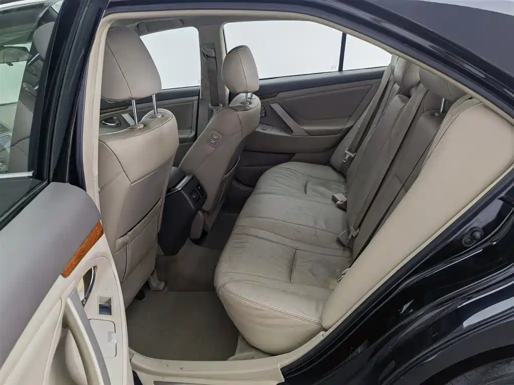 Toyota Camry 2011 240G Classic Anniversary Edition фото 15