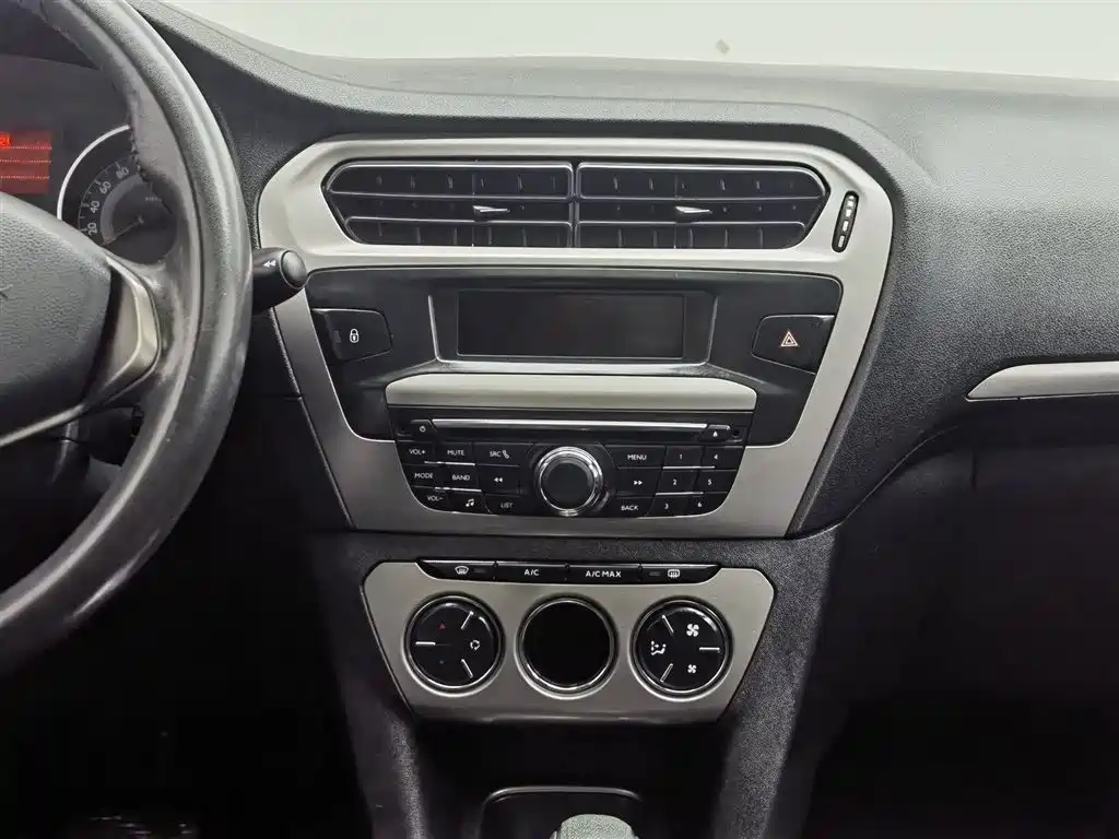 Peugeot 301 2014 1.6L Automatic Premium Edition фото 12
