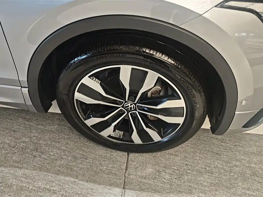 Volkswagen Tiguan L 2022 330TSI Automatic 2WD R-Line Flagship Edition фото 6