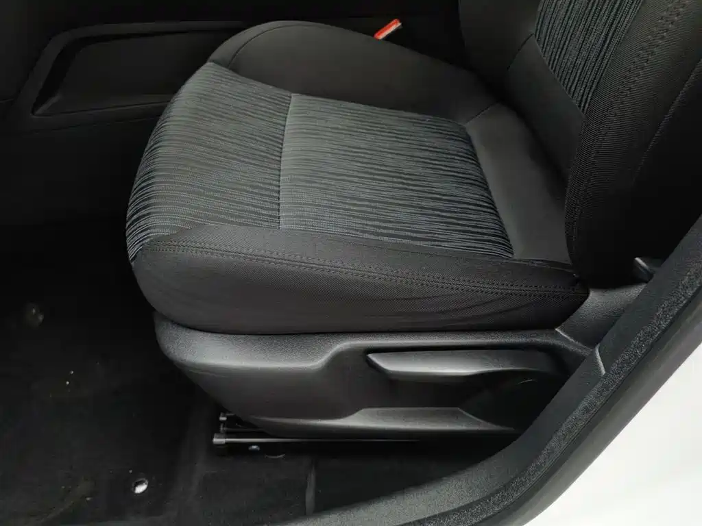 Peugeot 3008 2015 2.0L Automatic Classic Edition фото 20