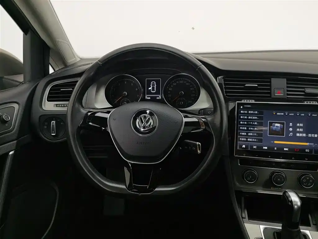 Volkswagen Golf 2016 1.6L Automatic Comfort фото 11