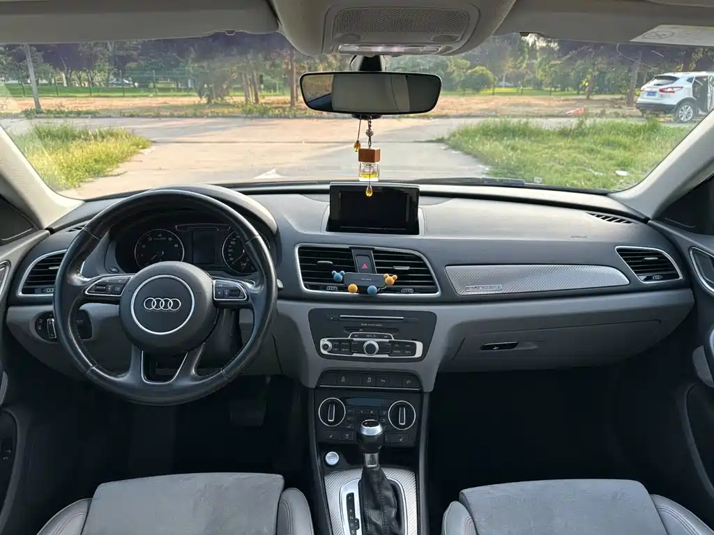 Photo 11 - Audi Q3