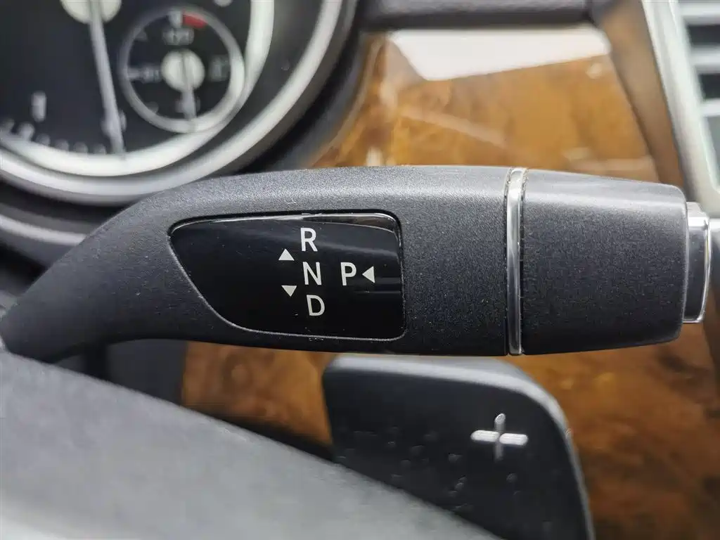 Mercedes-Benz M-Class 2012 Model ML 350 Luxury фото 13