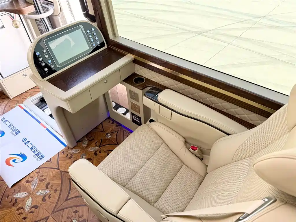 Toyota Coaster 2015 4.0L Luxury Vehicle GRB53L-ZCMEK 20-seater фото 13