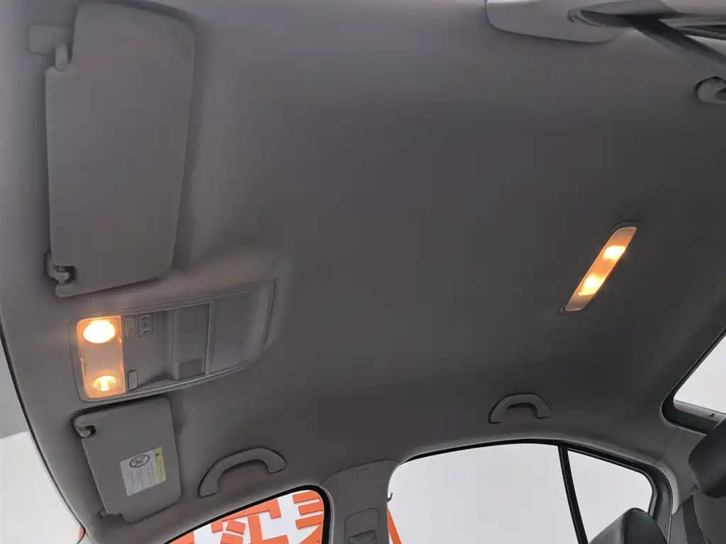 Škoda Octavia 2017 1.6L Manual ChuangXing фото 14
