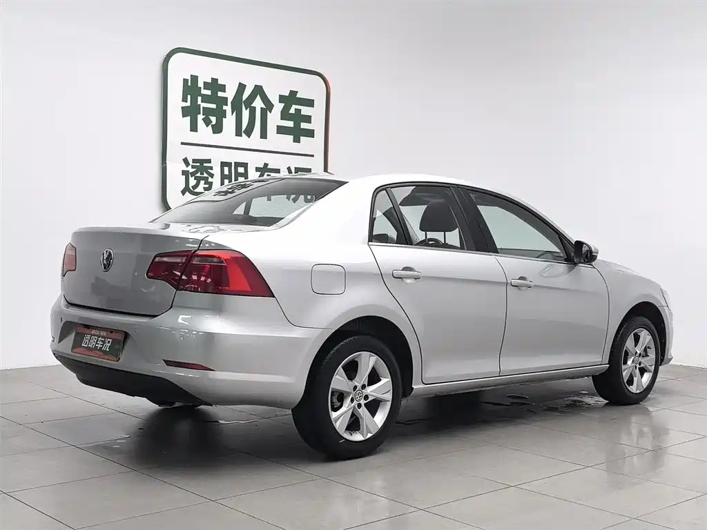 Volkswagen Bora 2014 1.6L Automatic Comfort Edition фото 2