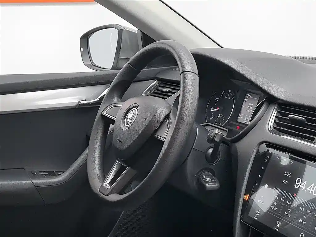 Škoda Octavia 2017 1.6L Manual ChuangXing фото 22