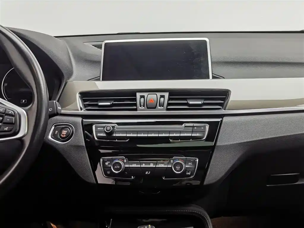BMW X1 2019 xDrive20Li Premium Model фото 12