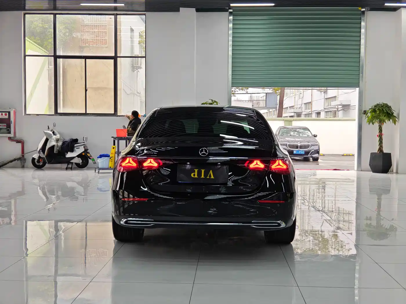 Mercedes-Benz E-Class 2024 Model E 300 L Luxury фото 9