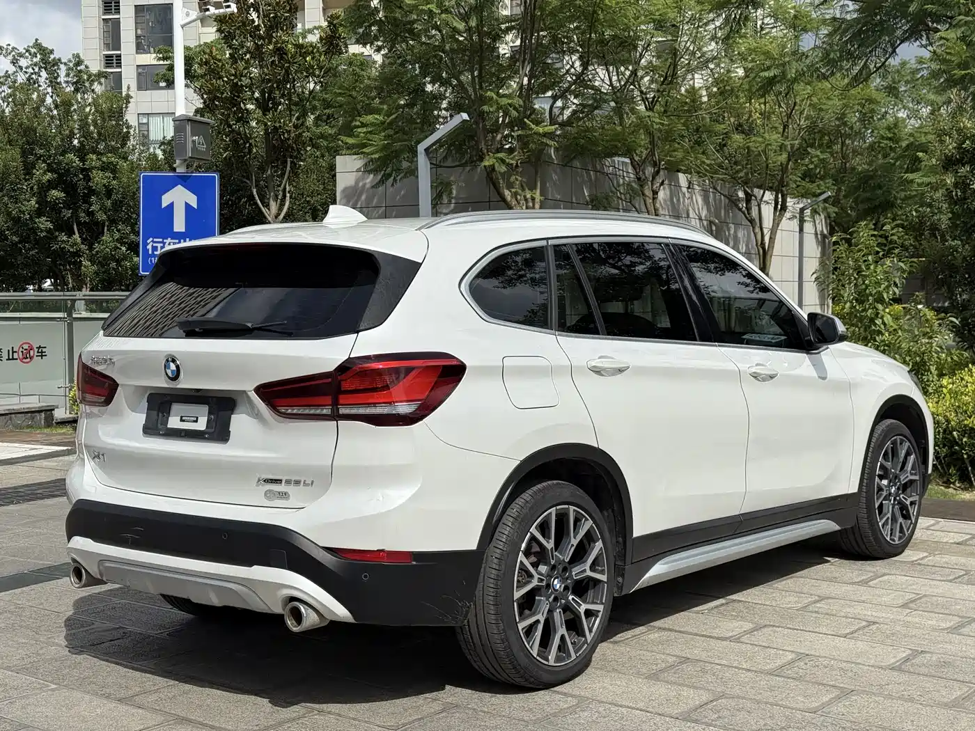 BMW X1 2021 xDrive25Li Exclusive фото 5