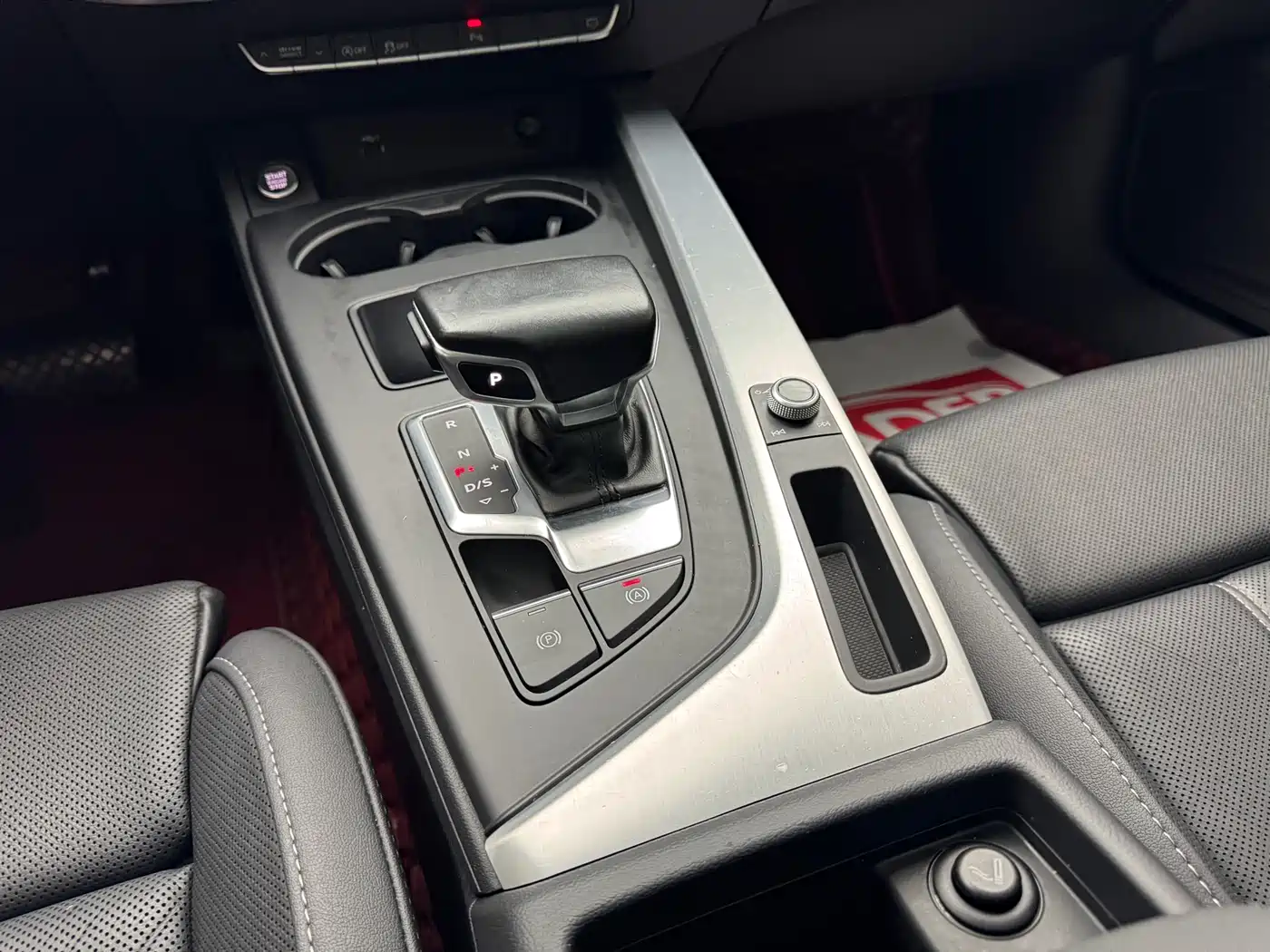 Audi A4L 2021 40 TFSI Premium Life Edition фото 12