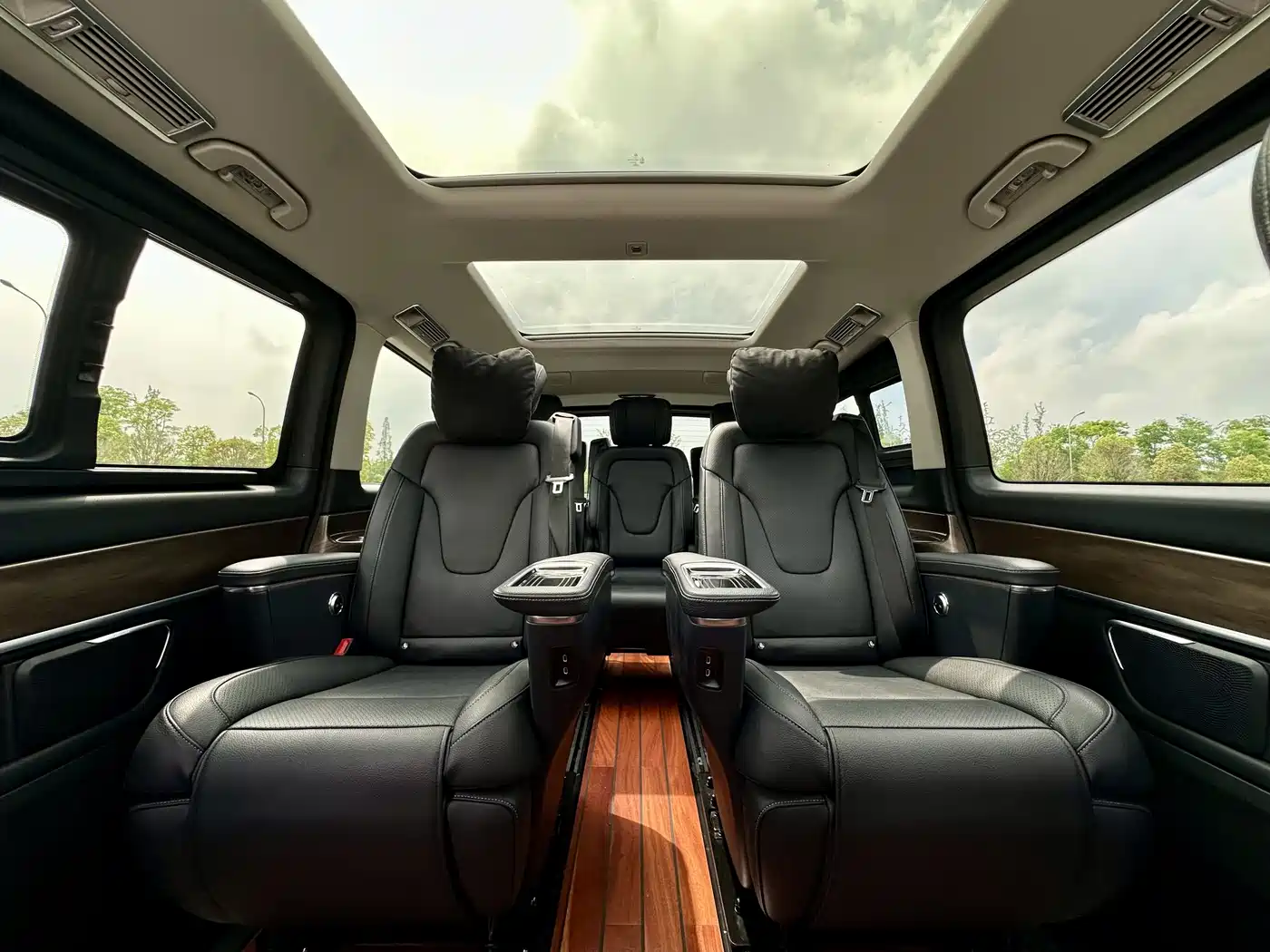 MERCEDES-BENZ V-CLASS