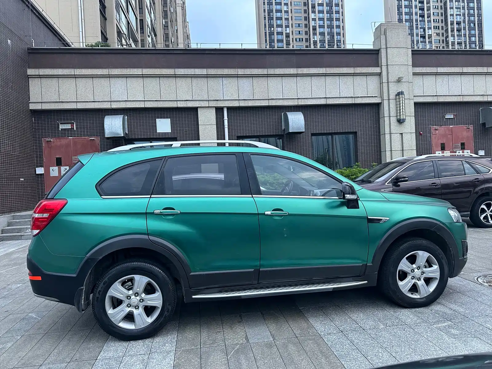 Photo 10 - Chevrolet Captiva