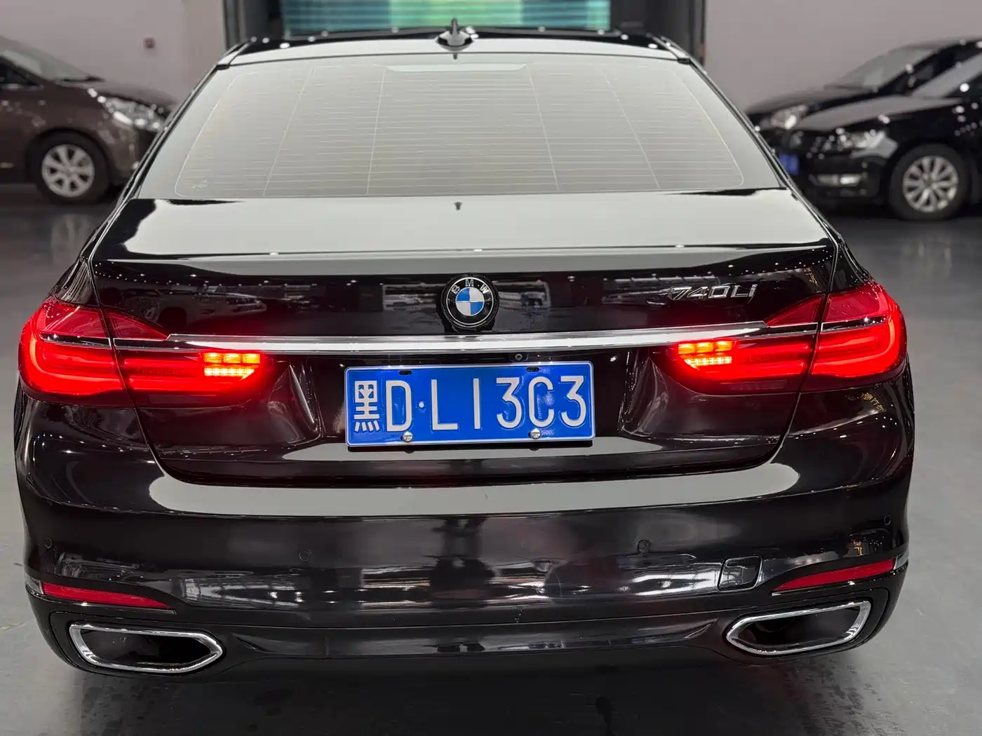 BMW 7 Series 2016 740Li Leading Edition фото 9