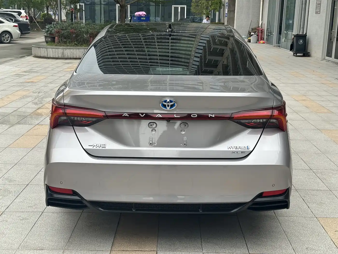 Toyota Avalon 2019 Hybrid 2.5L XLE Premium Edition China VI фото 8
