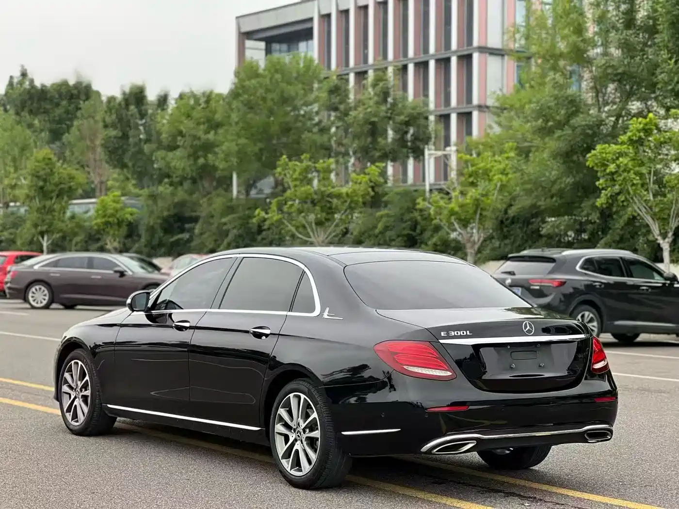Mercedes-Benz E-Class 2018 Facelift E 300 L Luxury фото 3
