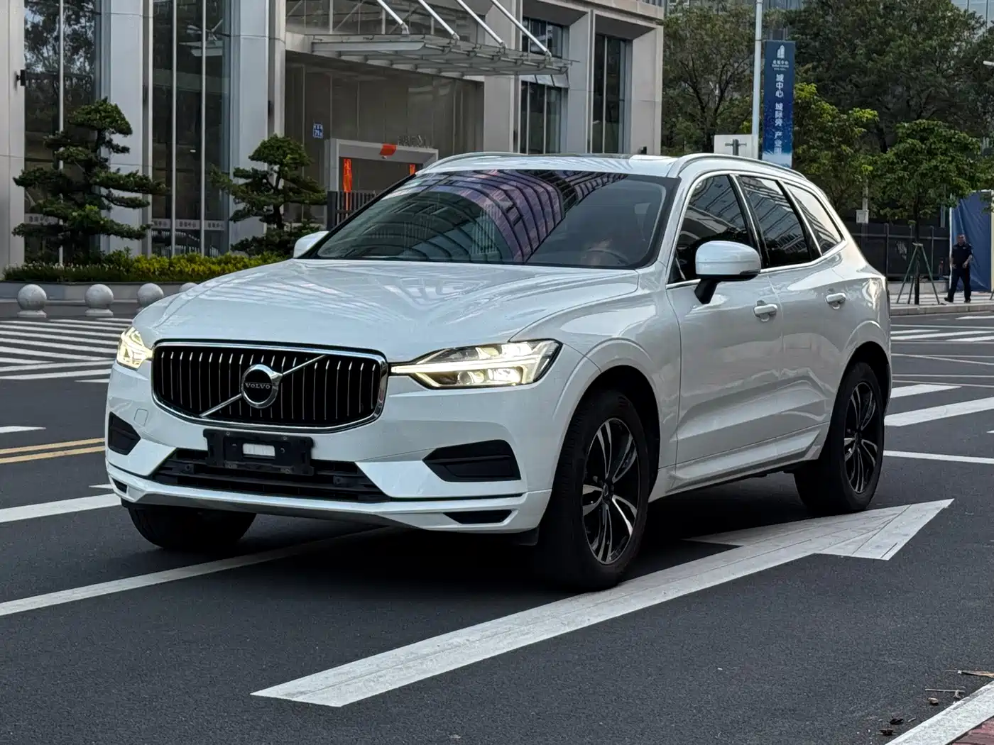 Фото 1 - Volvo XC60