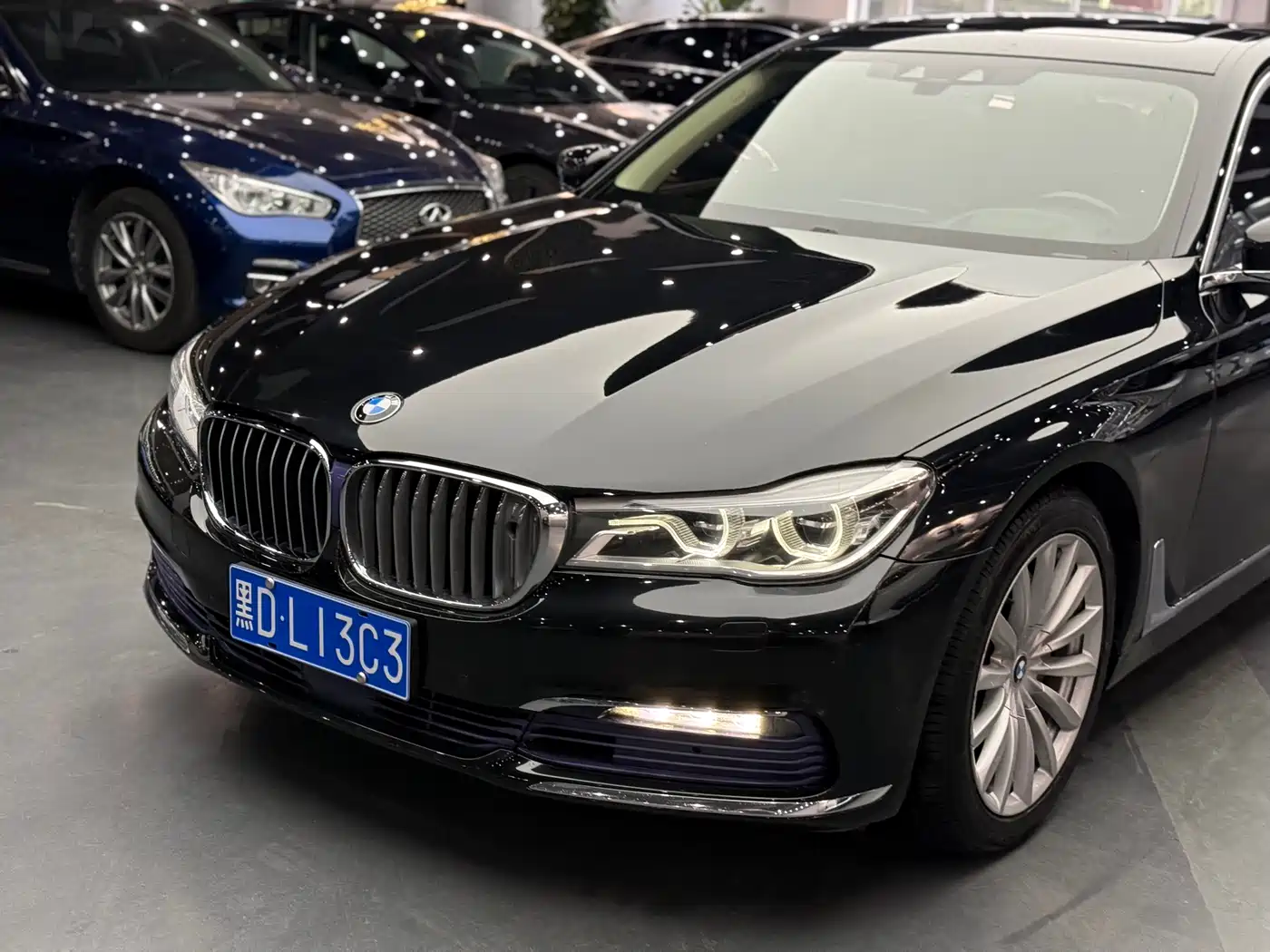 BMW 7 Series 2016 740Li Leading Edition фото 3