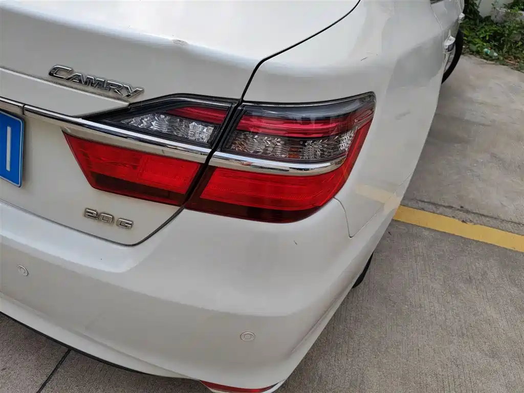 Toyota Camry 2015 2.0G Leading Edition фото 24