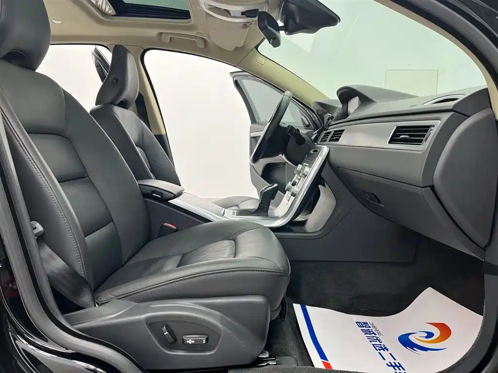 Volvo S80L 2015 2.0T T5 Momentum Edition фото 6
