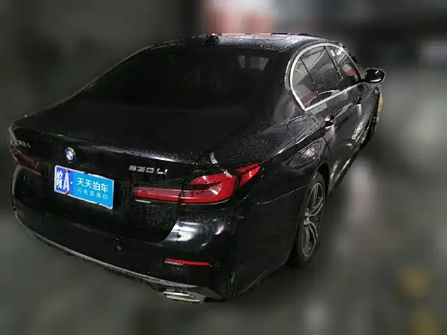 BMW 5 Series 2022 530Li Leading Luxury Package — фото 2