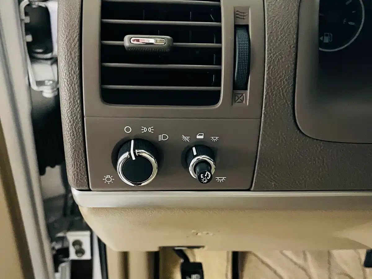 Buick GL8 2013 2.4L Classic фото 13