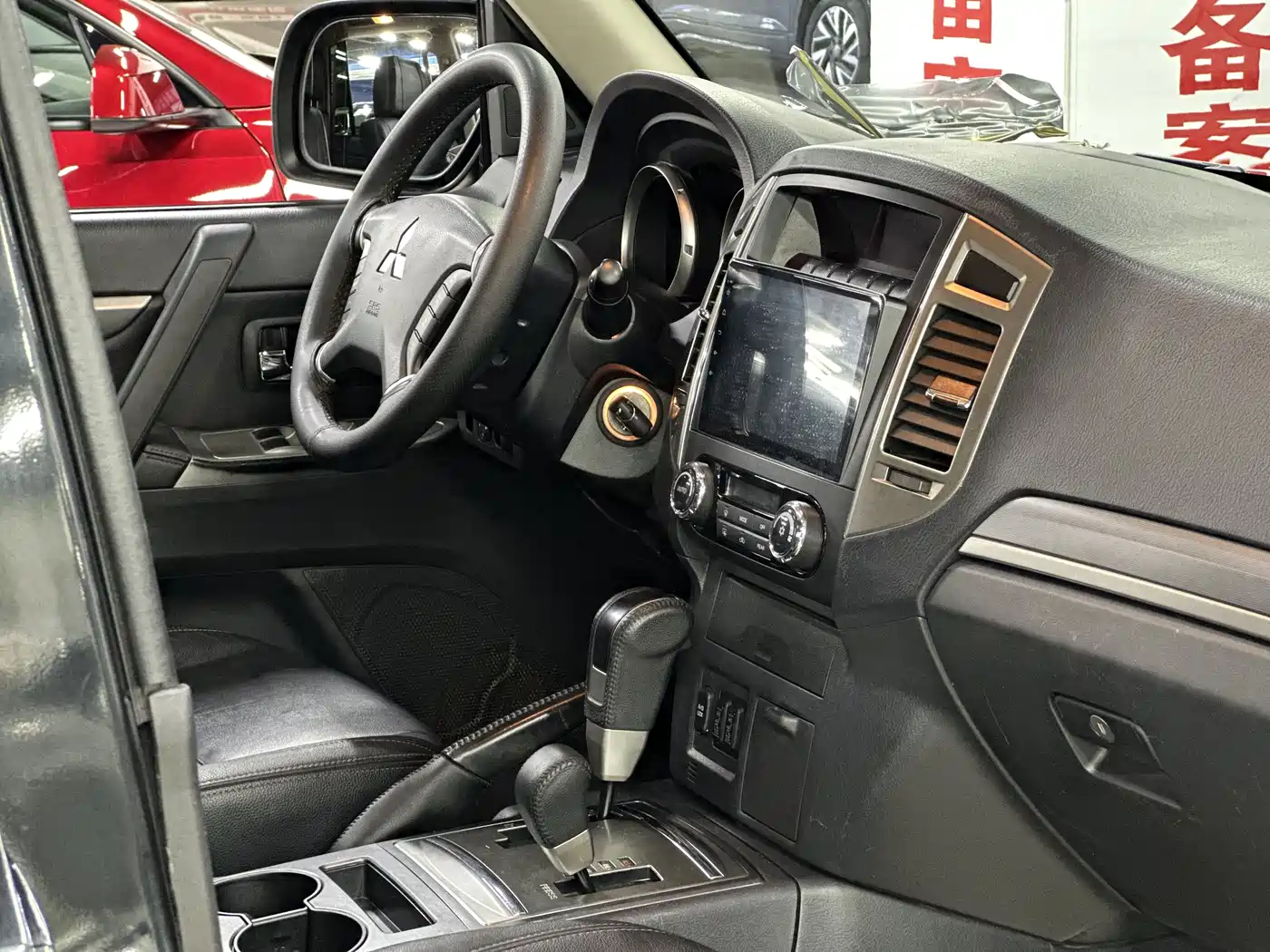 Mitsubishi Pajero (Import) 2015 3.0L Automatic Elite Premium Edition China IV фото 12