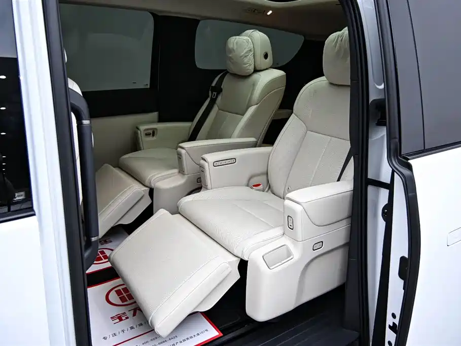 Li Auto MEGA 2025 2025 Model Home Family Special Edition