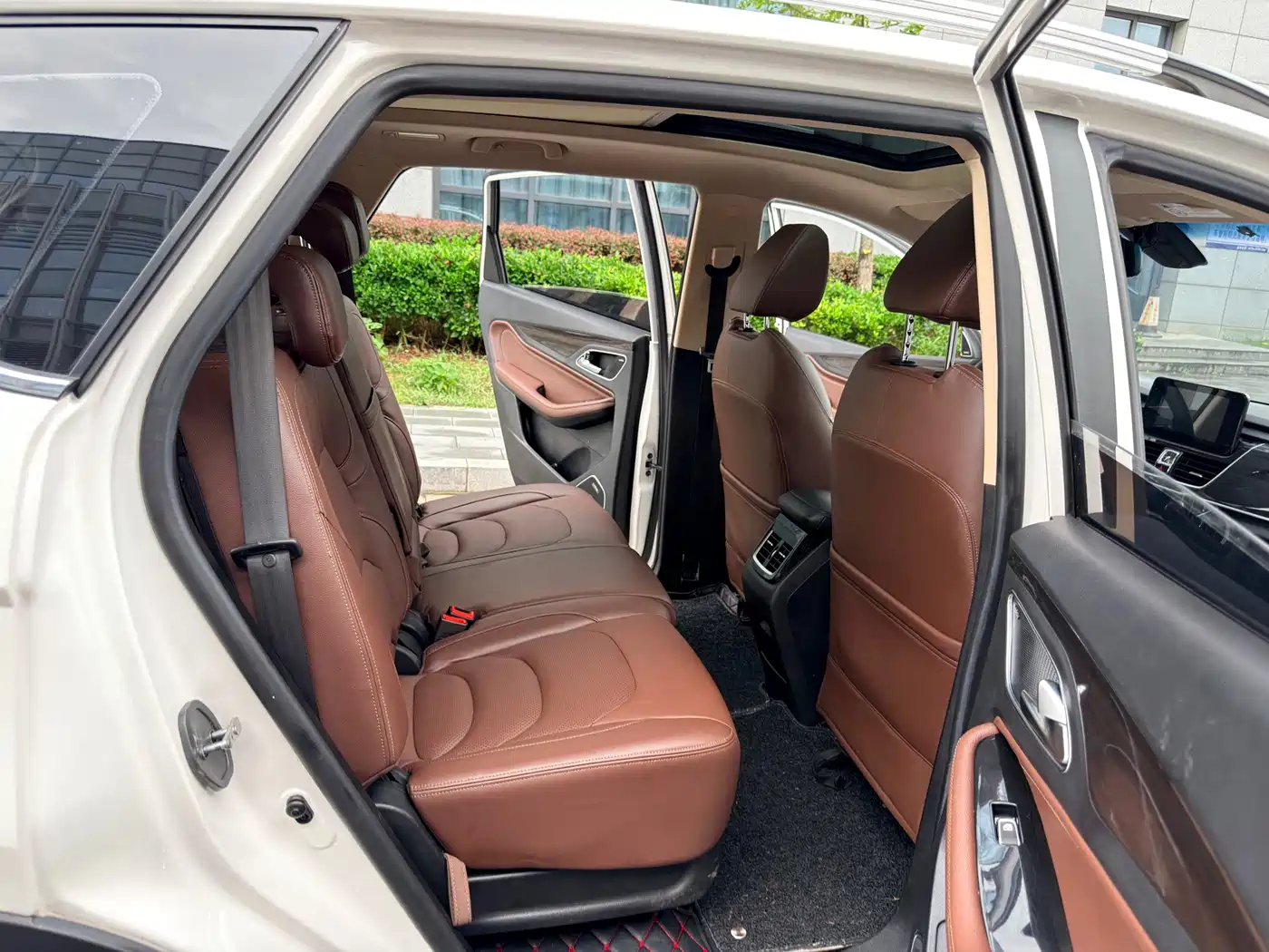 Baojun 560 2017 2017 1.5T DCT Flagship 7-seater