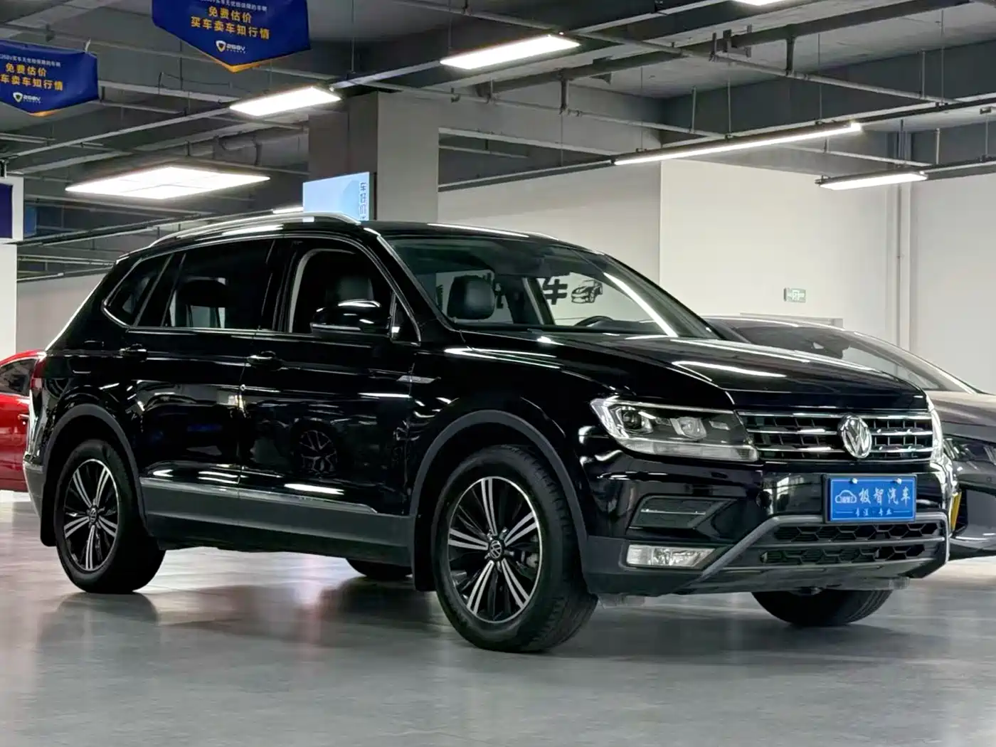Volkswagen Tiguan L 2021 330TSI Automatic 2WD Smart фото 3
