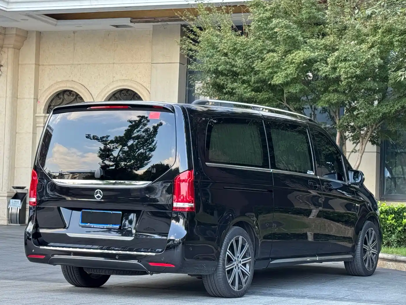 Mercedes-Benz V-Class 2022 V 260 L Long Wheelbase Luxury Edition фото 11