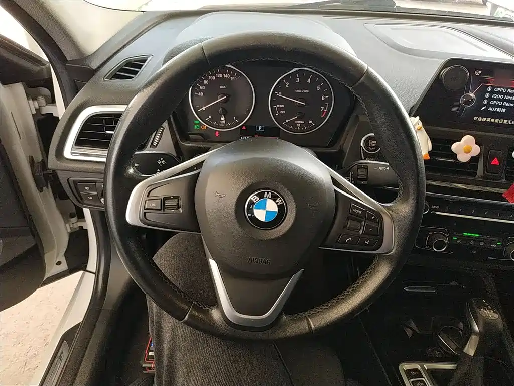 BMW 1 Series 2017 118i Sport фото 11