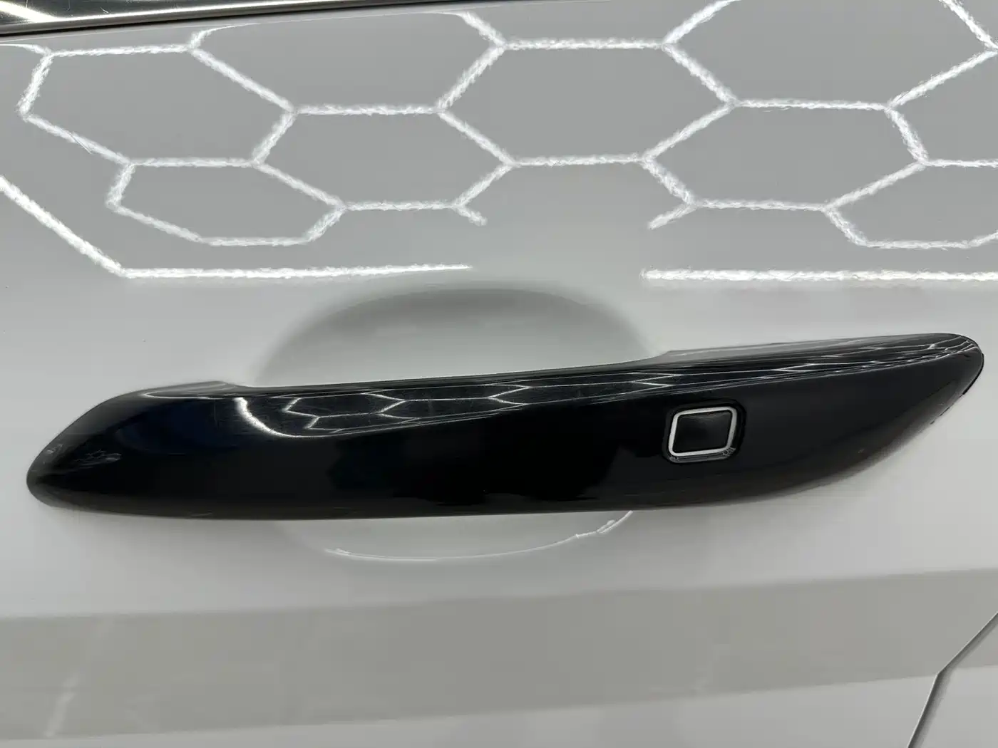 Hyundai Elantra 2022 240TGDi DCT LUX Premium Edition фото 10