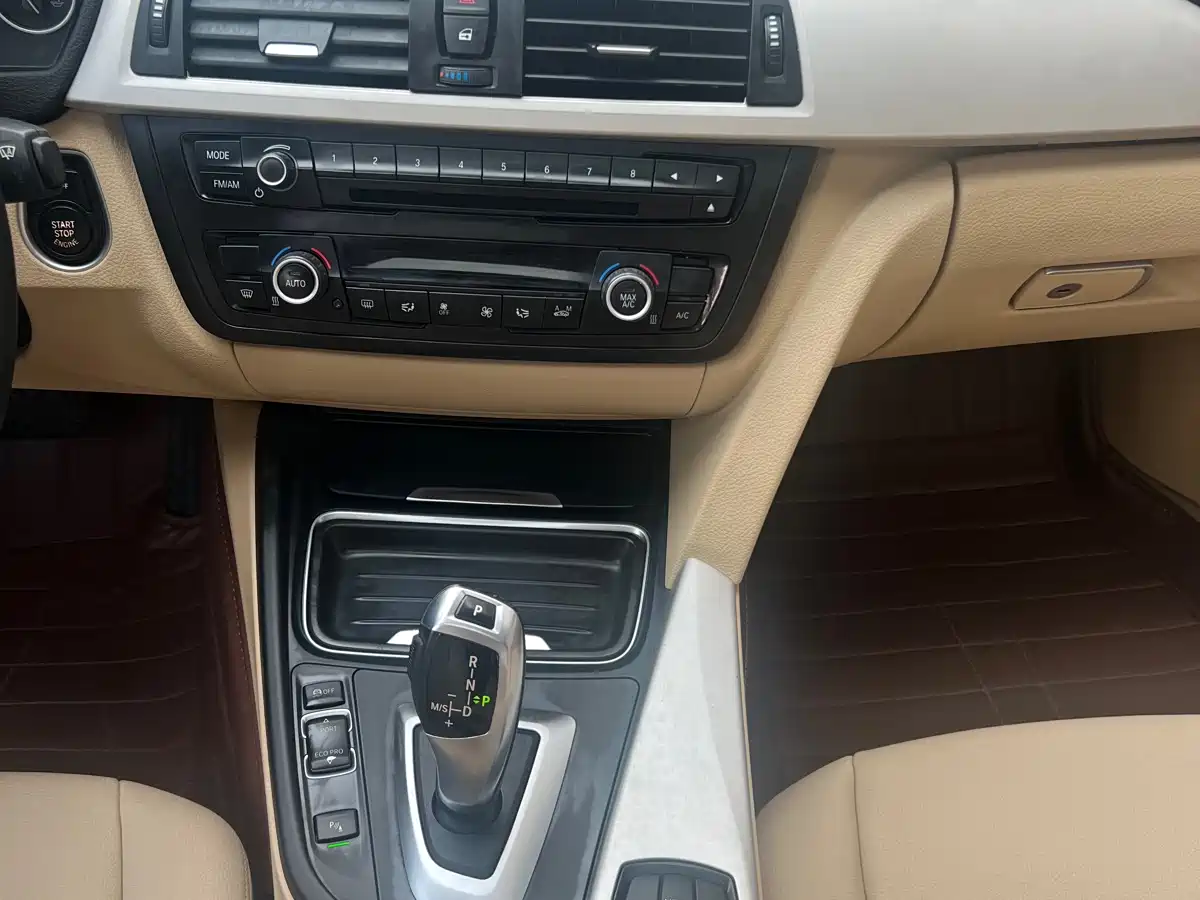 BMW 3 Series 2015 320Li Fashion фото 18
