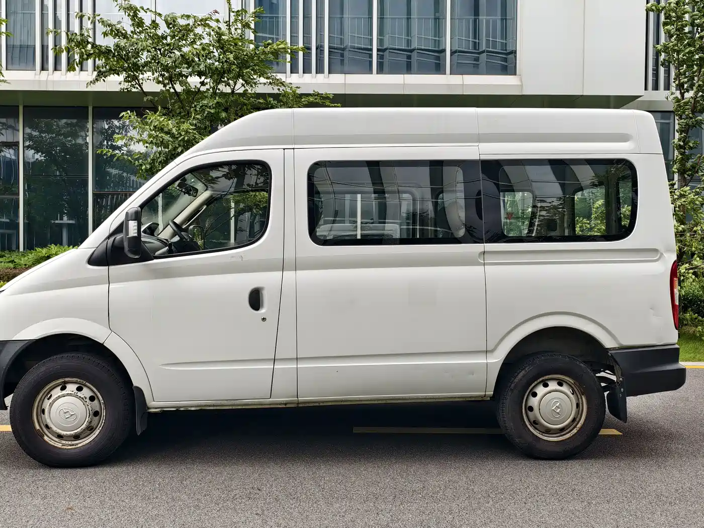SAIC Maxus Xintu V80 2017 2017 2.5T 5-speed manual Aoyun Tong China V short wheelbase medium roof 5/6/10 seats