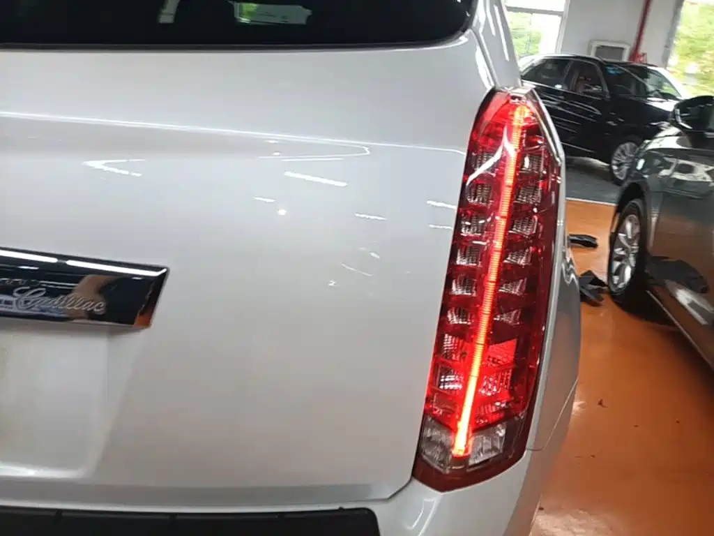 Фото 8 - Cadillac SRX