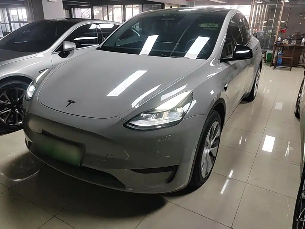 Фото 1 - Tesla Model Y