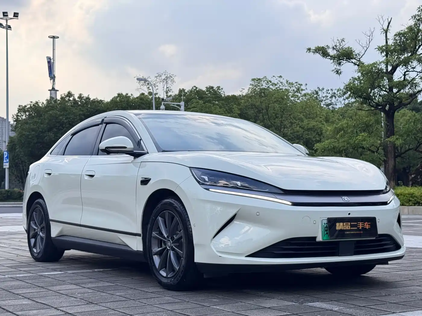 BYD Qin L 2025 EV 470KM Leading Edition фото 3