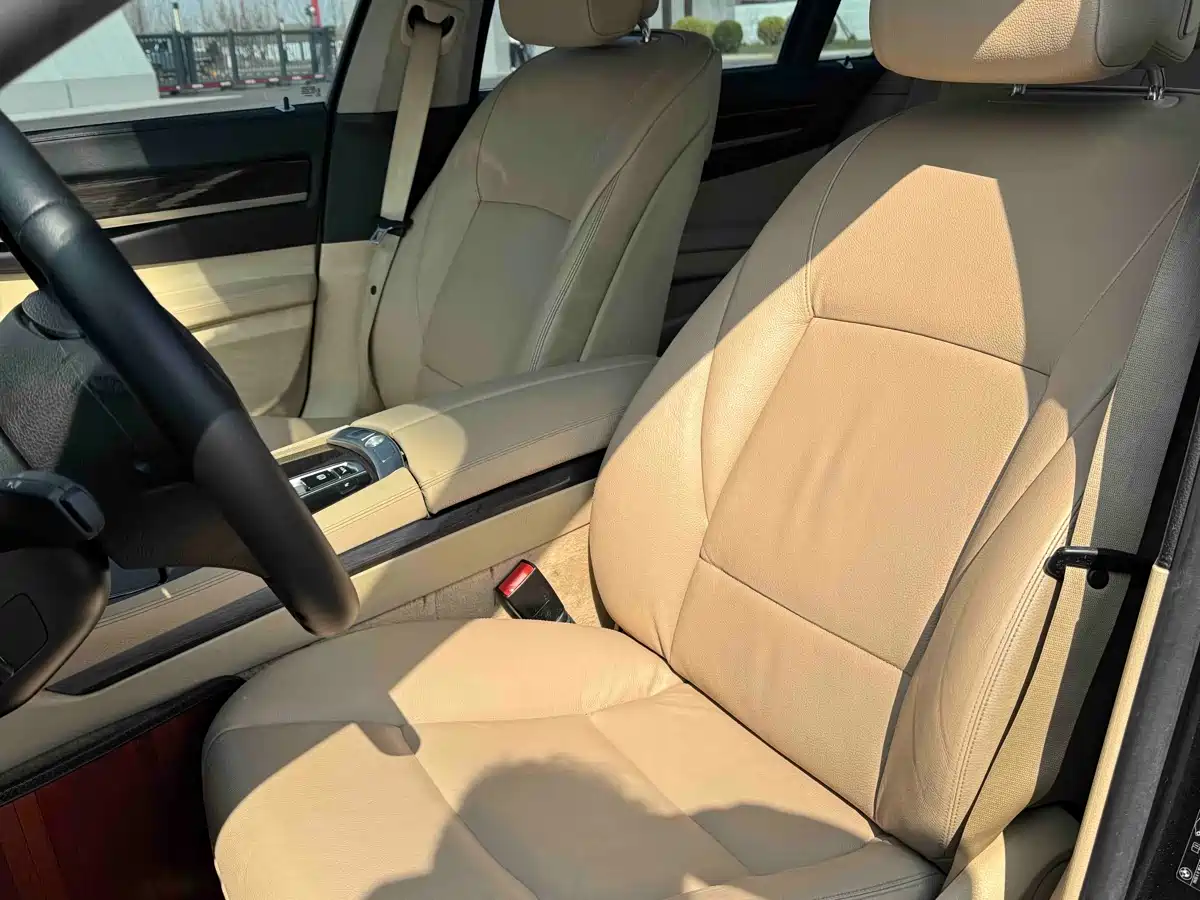 BMW 7 Series 2011 730Li Elegance фото 11