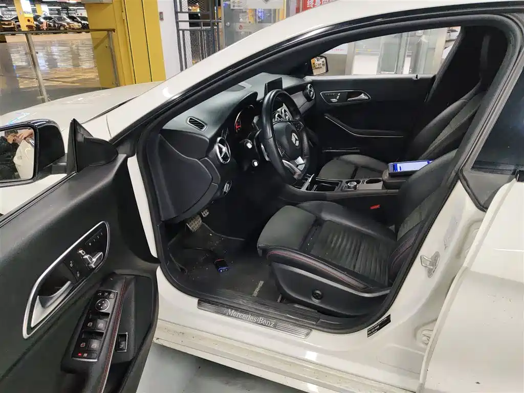 Mercedes-Benz CLA (Import) 2016 Facelift CLA 220 4MATIC фото 16